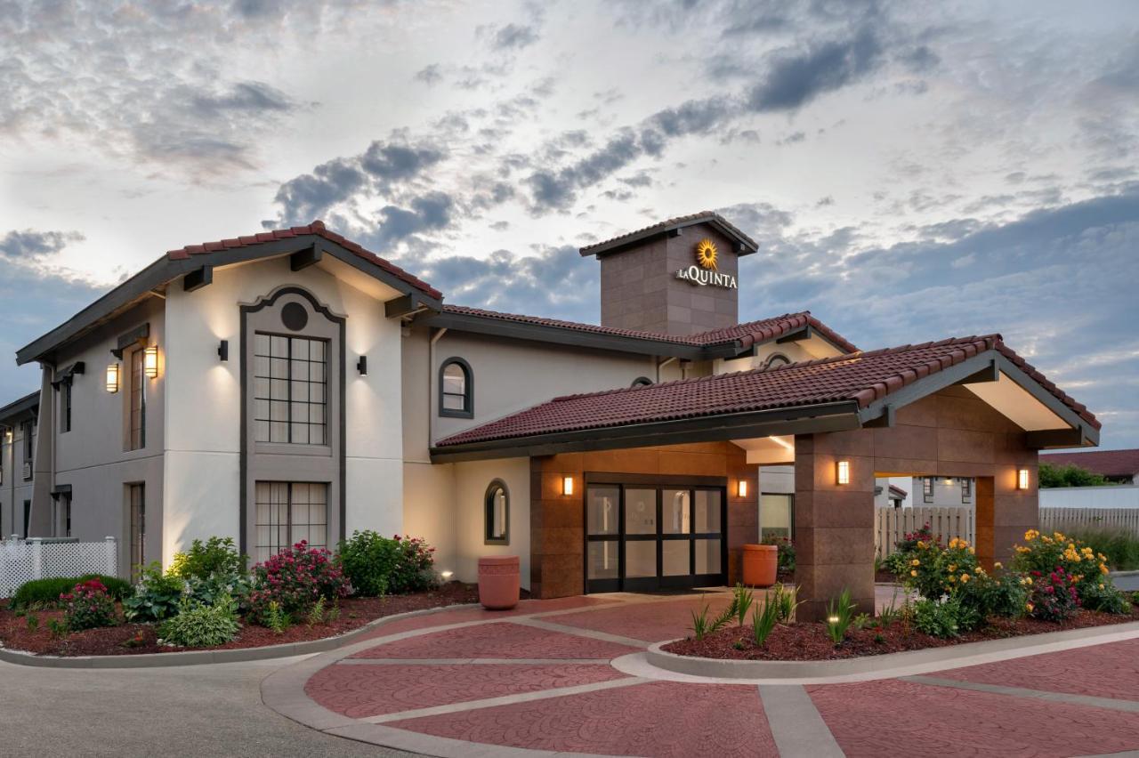 La Quinta Inn By Wyndham Columbus Airport Area מראה חיצוני תמונה
