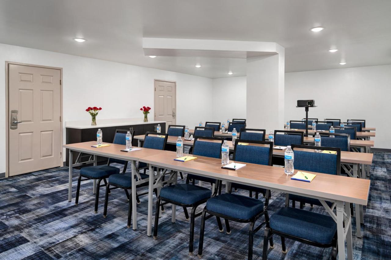 La Quinta Inn By Wyndham Columbus Airport Area מראה חיצוני תמונה