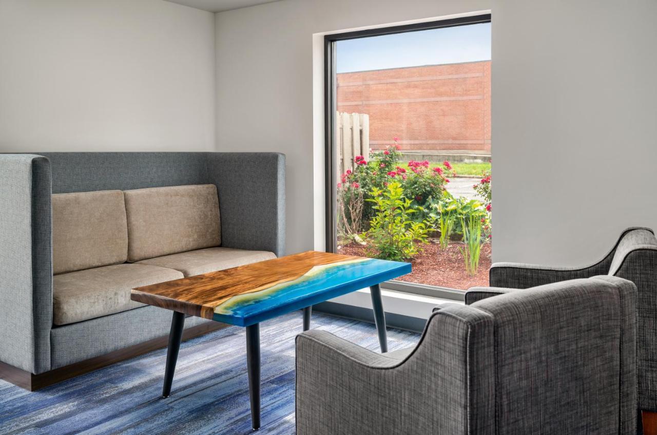 La Quinta Inn By Wyndham Columbus Airport Area מראה חיצוני תמונה