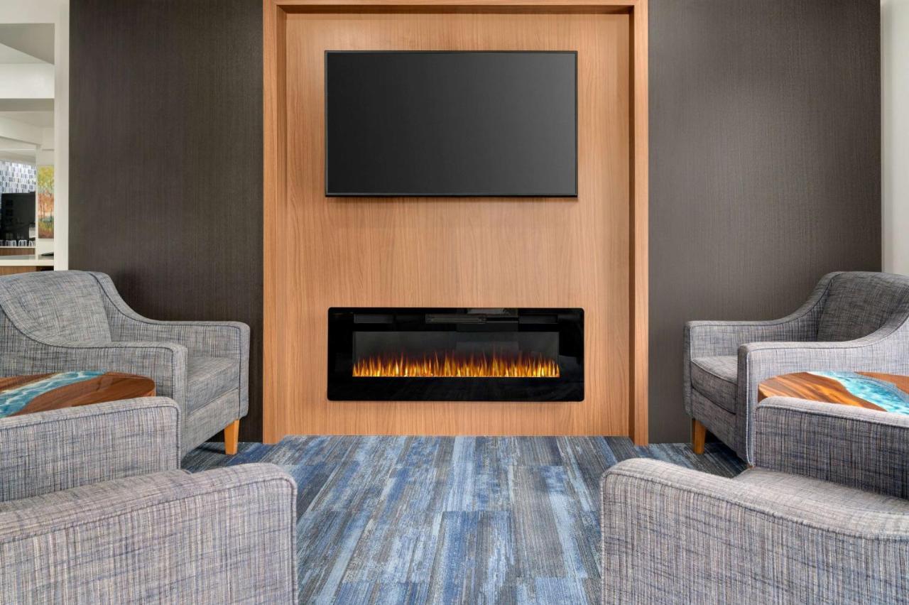 La Quinta Inn By Wyndham Columbus Airport Area מראה חיצוני תמונה