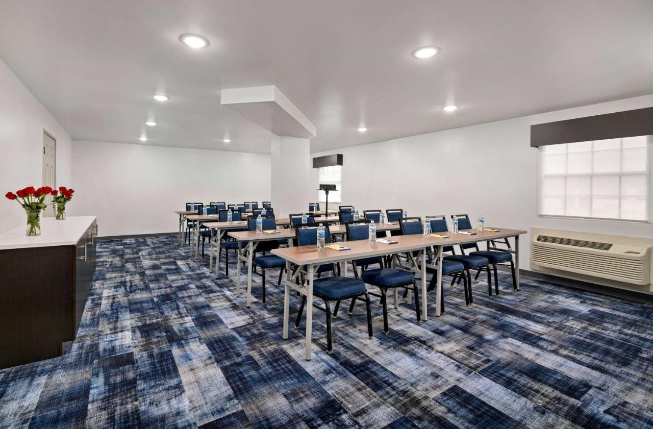 La Quinta Inn By Wyndham Columbus Airport Area מראה חיצוני תמונה