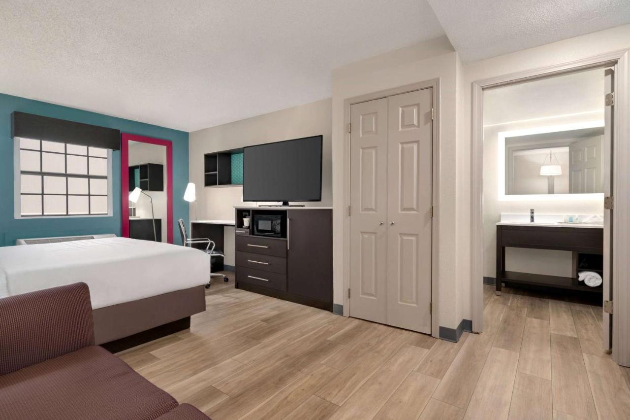 La Quinta Inn By Wyndham Columbus Airport Area מראה חיצוני תמונה