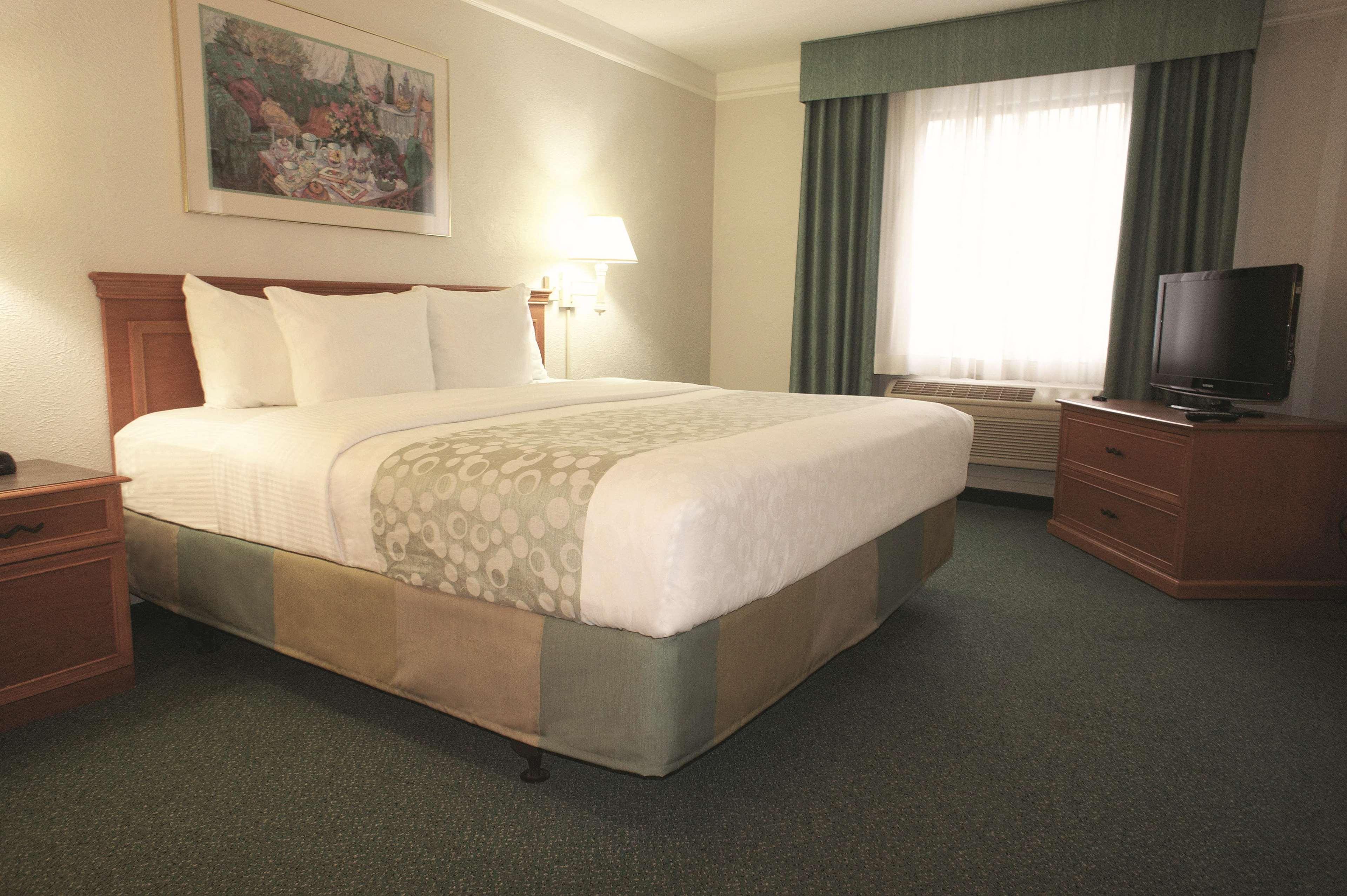 La Quinta Inn By Wyndham Columbus Airport Area מראה חיצוני תמונה