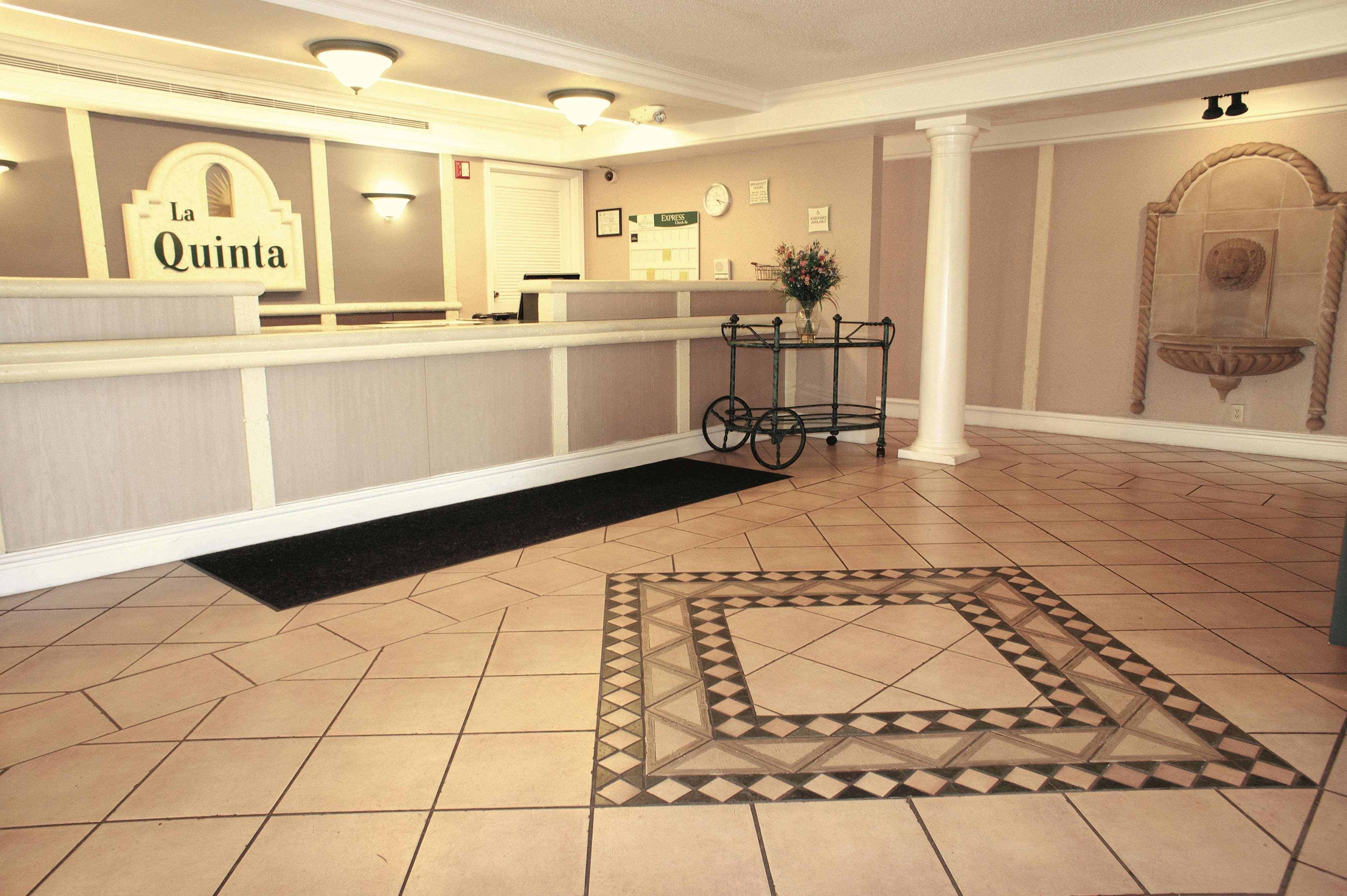 La Quinta Inn By Wyndham Columbus Airport Area מראה חיצוני תמונה