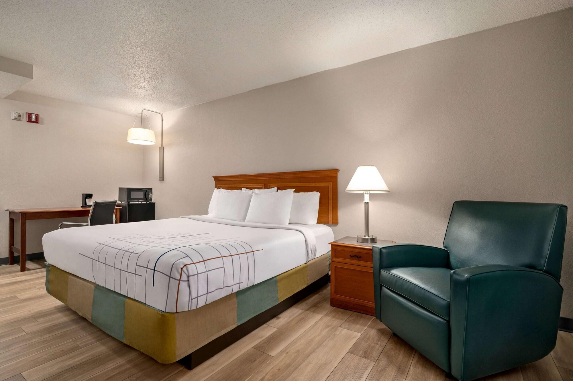 La Quinta Inn By Wyndham Columbus Airport Area מראה חיצוני תמונה