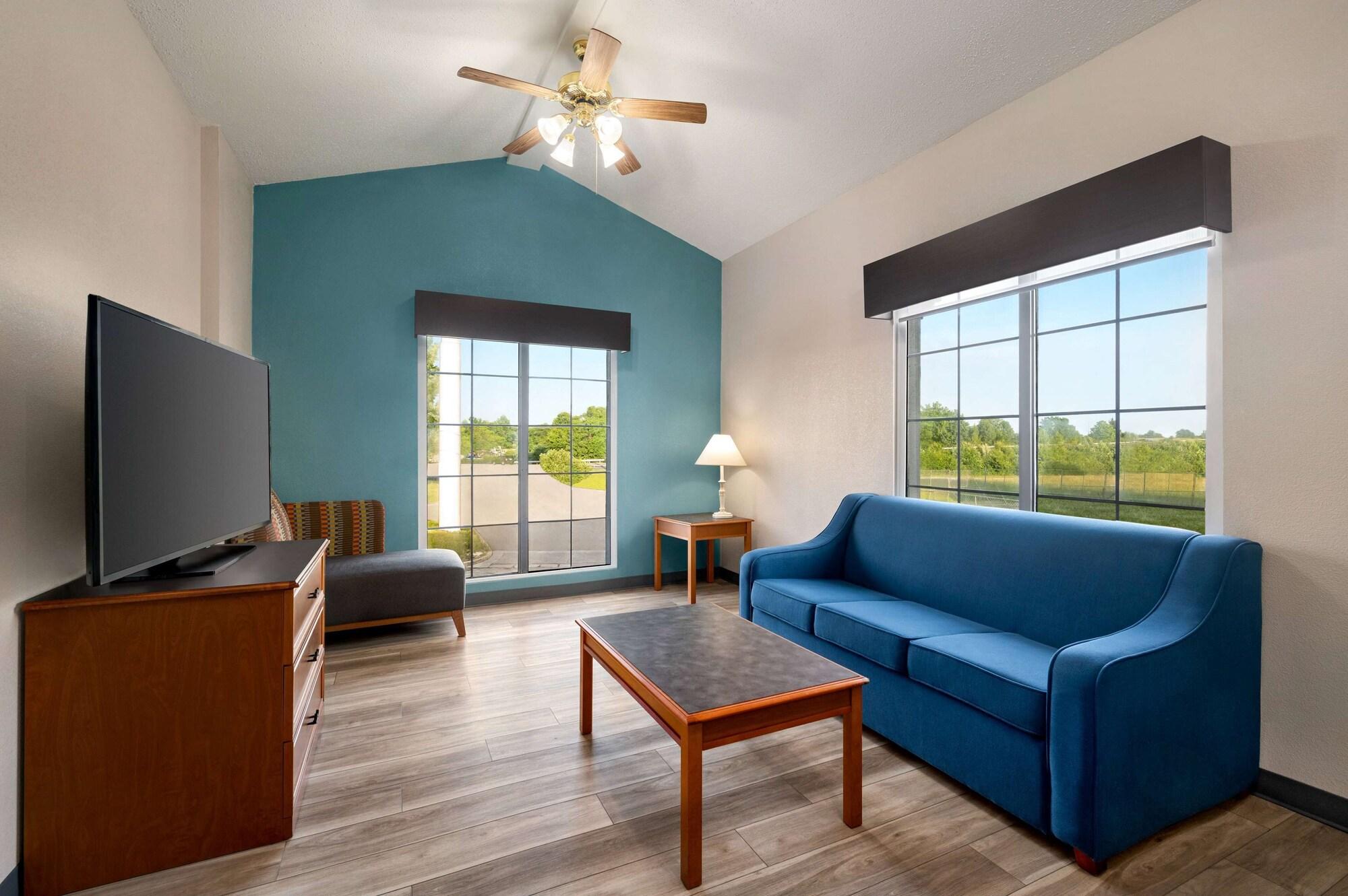 La Quinta Inn By Wyndham Columbus Airport Area מראה חיצוני תמונה