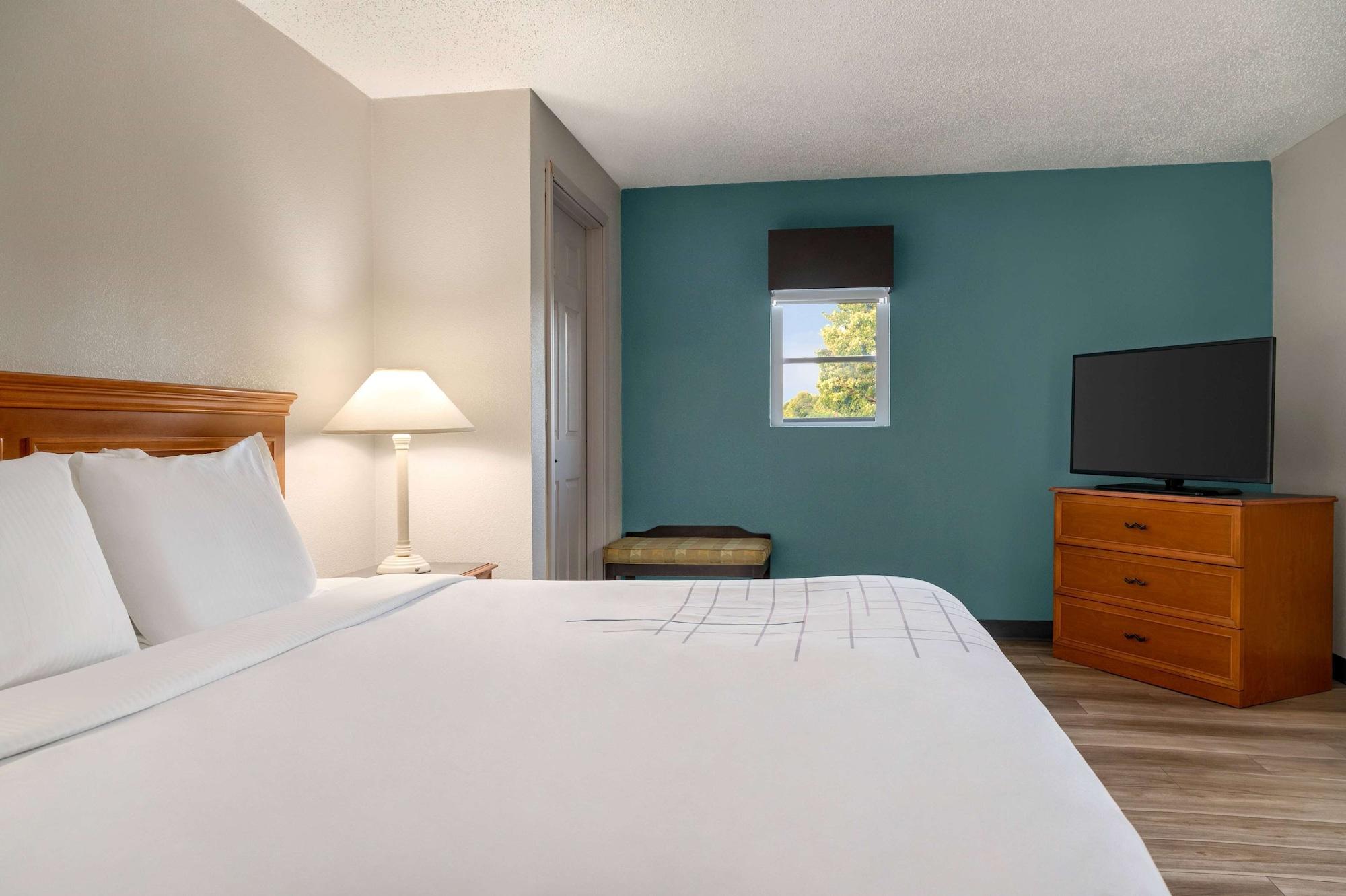 La Quinta Inn By Wyndham Columbus Airport Area מראה חיצוני תמונה