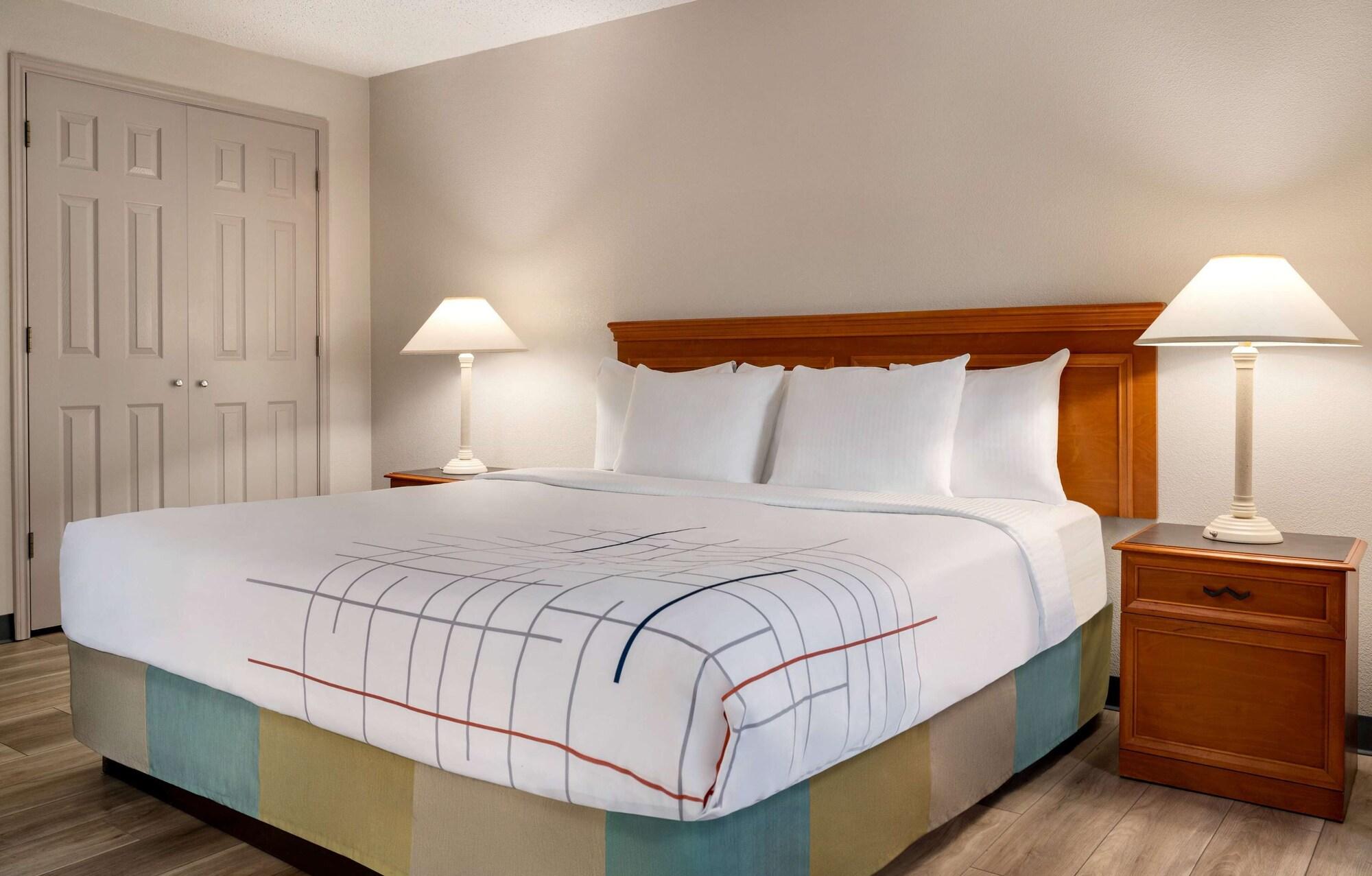 La Quinta Inn By Wyndham Columbus Airport Area מראה חיצוני תמונה